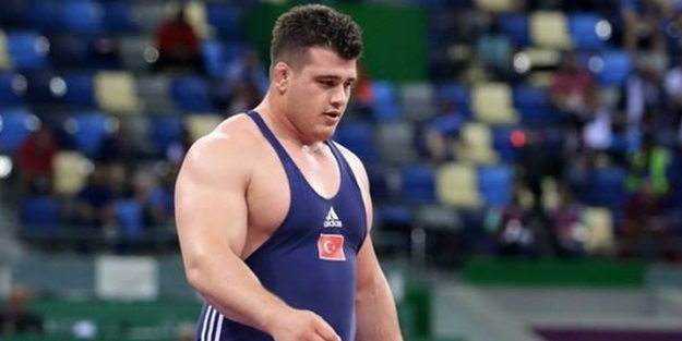 Rıza Kayaalp altın madalya kazandı