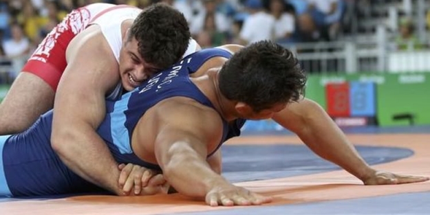 Rıza Kayaalp'e 1 dakika yetti!