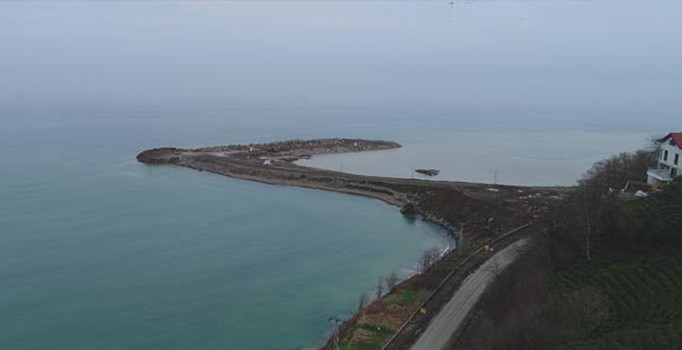 Rize-Artvin Havalimanı'nda kaç ton taş kullanıldı?