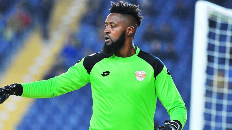 Bir sezonda küme düşen 3 takımda oynamış olacak!