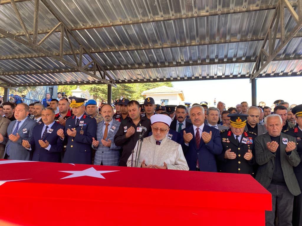 Rize İyidere’de şehit olan Uzman Çavuş son yolculuğuna uğurlandı