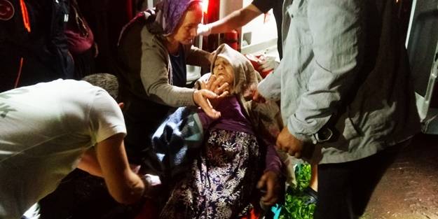 Rize-Kalkandere'de çaylıkta mahsur kalan 2 kişi kurtarıldı