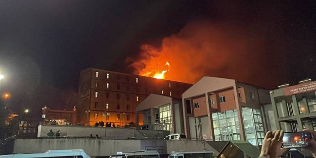 Rize'de öğrenci yurdunda korkutan yangın