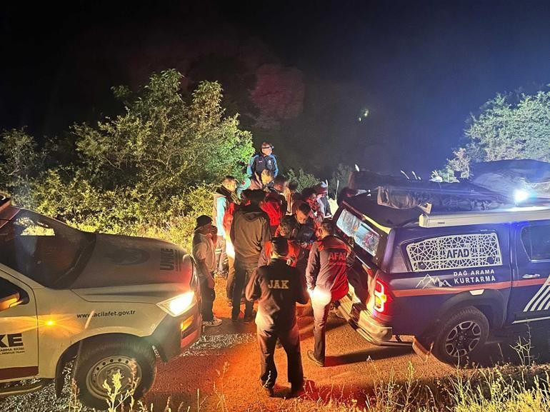 Rize Valisi acı haberi duyurdu! Düşen jetin enkazı bulundu, yolcu sağ kurtuldu, pilot yaşamını yitirdi