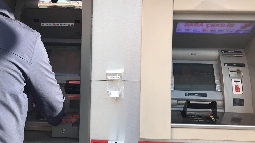 Rize’de 184 bin kişilik yoğunluk öncesi ATM’lerde Koronavirüs önlemi 