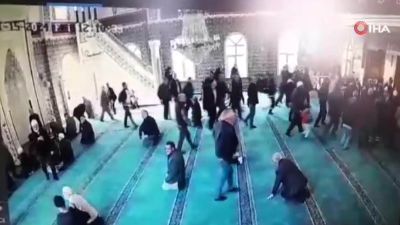 Rize’de camide deprem paniği anbean kamerada