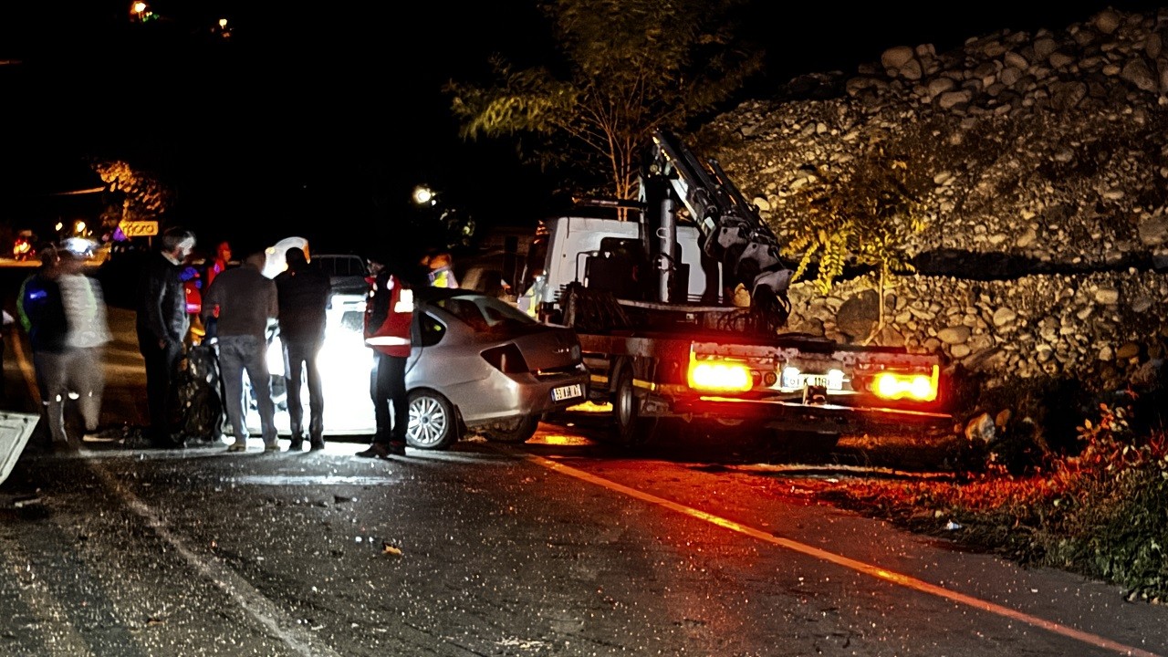 Rize’de feci kaza: Hatalı sollama 2 can aldı