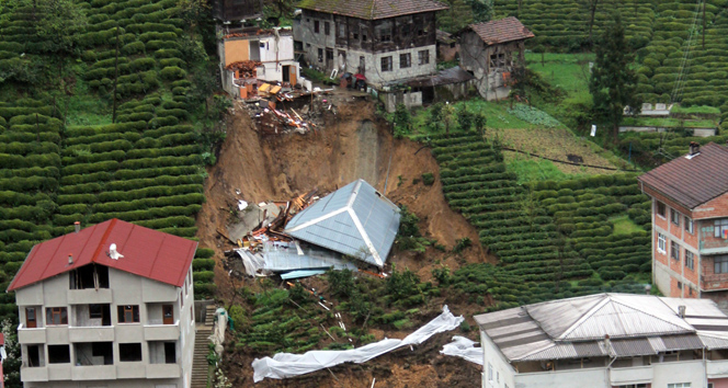 Rize’de heyelan