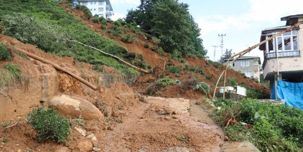 Rize'de heyelan tehlikesi! Evler boşaltıldı