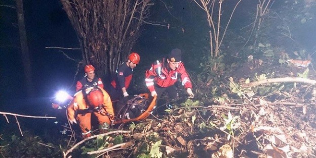 Rize'de kamyonet dereye yuvarlandı: 2 ölü, 1 yaralı