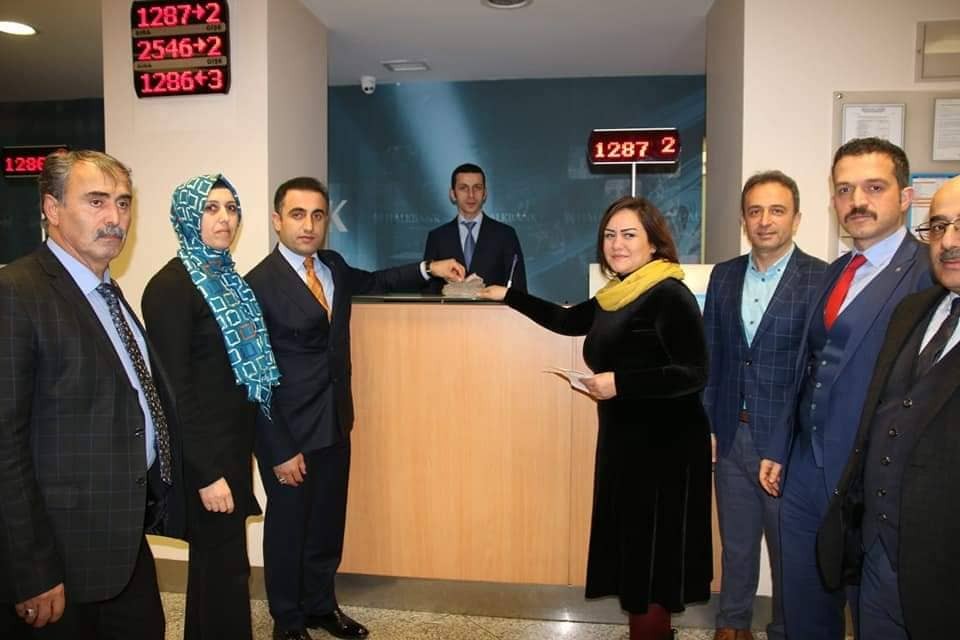 Rize’de öğrencilerin bileklik yaparak elde ettikleri 7 Bin 800 TL’lik gelir lösemi hastalarına gönderildi 