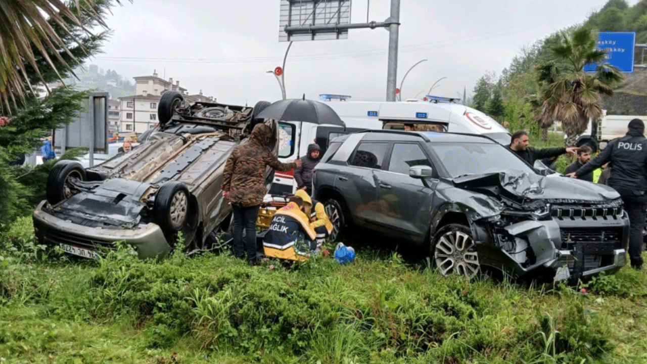 Rize'de ölümlü kaza! Cip ile ticari araç kafa kafaya çarpıştı!