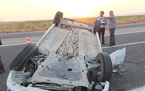 Rize'de otomobil takla attı: 1 ölü, 1 yaralı