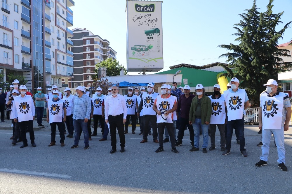 Rize’de sendika üyesi oldukları için işe çağrılmadıklarını iddia eden 11 çay fabrikası işçisinin hak arama mücadelesi sürüyor 