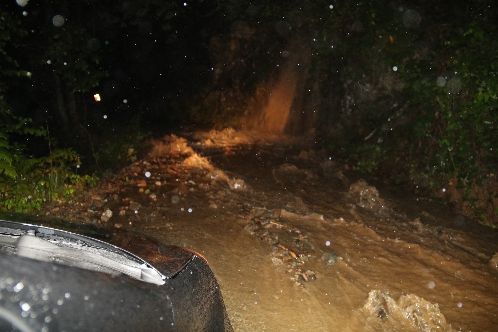 Rize’de şiddetli yağış 