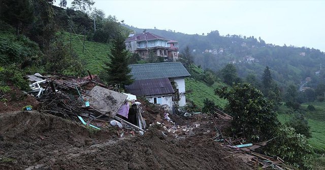 Rize'de toprak kayması: 2 kişi öldü