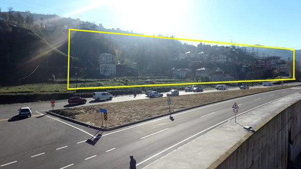 Rize'de yeni yol geçti, köyün girişi unutuldu