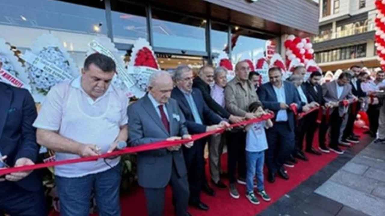 Rize'deki 'Burger King' açılışına katılan AK Partili başkandan şaşırtan savunma