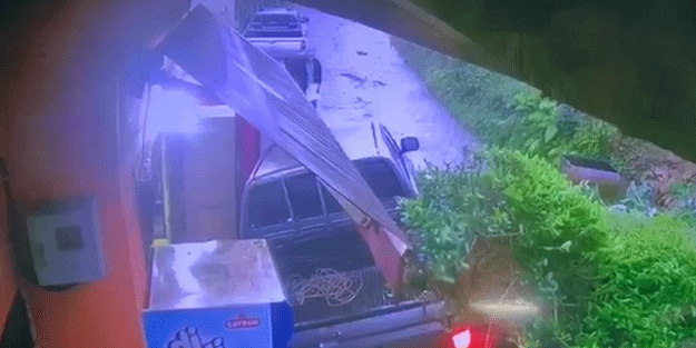 Rize'deki heyelanda kamyonet böyle sürüklendi!