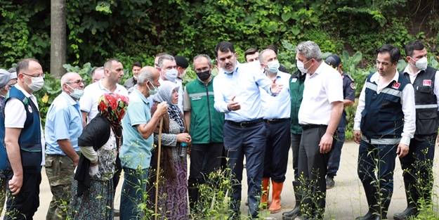 Rize'deki sel ve heyelanların ardından Bakan Kurum'dan açıklama: Şu an itibarıyla...
