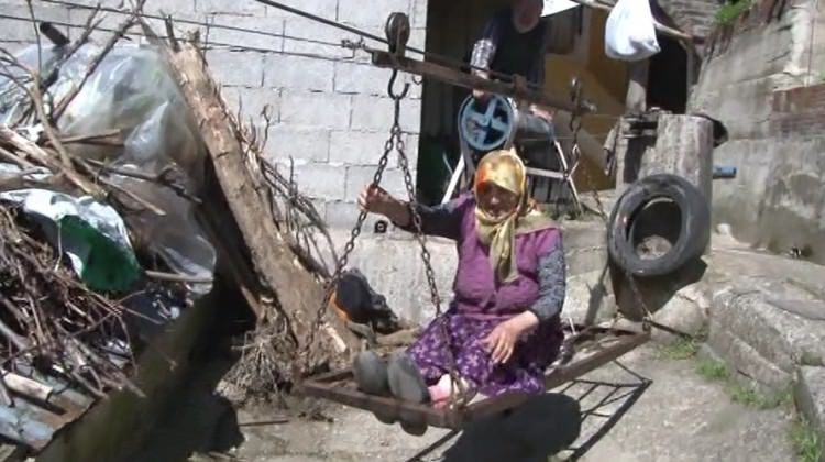 Rizeli aile bakın evlerine nasıl gidiyor!