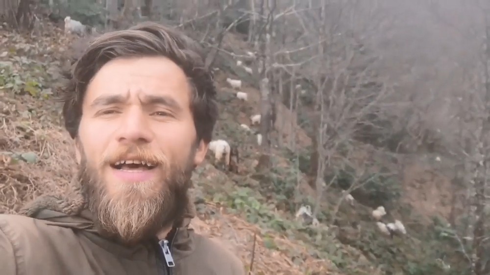 Rizeli çoban bu kez Korona virüse türkü yazdı 
