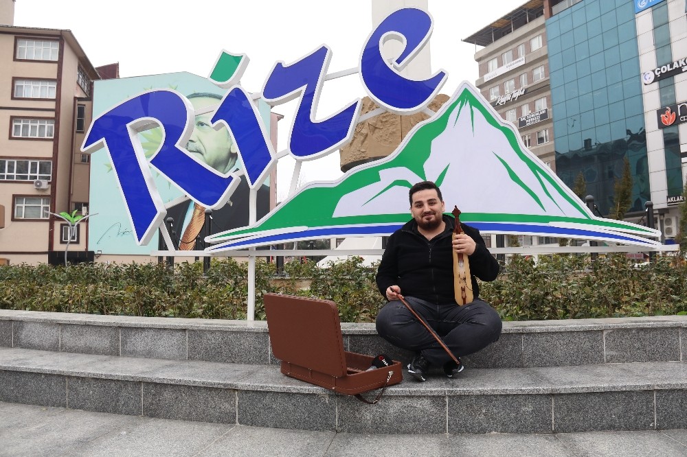 Rizeli kemençe ustasından Koronavirüs’e atma türkü 
