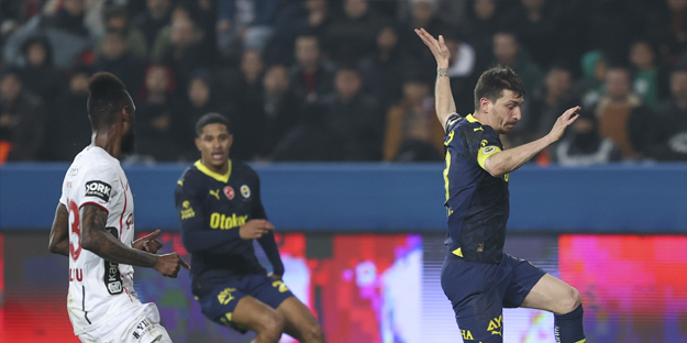 Rize'de kazanan Fenerbahçe! İkinci yarı işi bitirdi: İsmail Kartal'ın kararları çok konuşulacak...