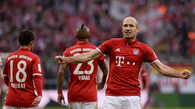 Robben sözleşmesini 1 yıl daha uzatıyor