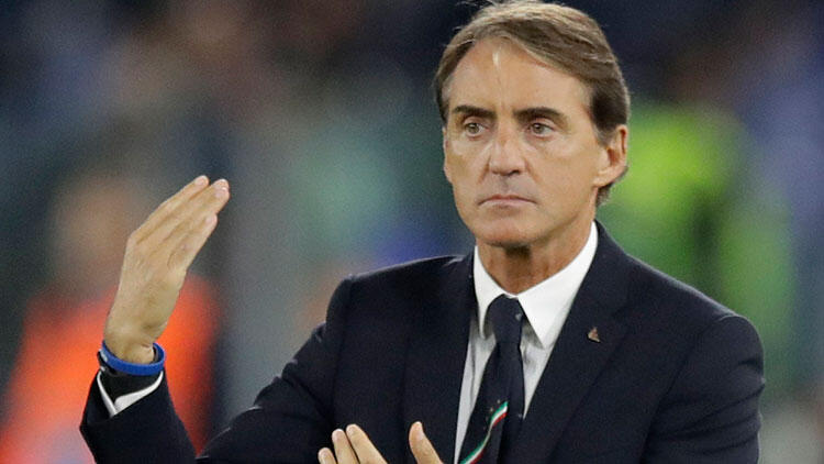 Roberto Mancini rekor yolunda