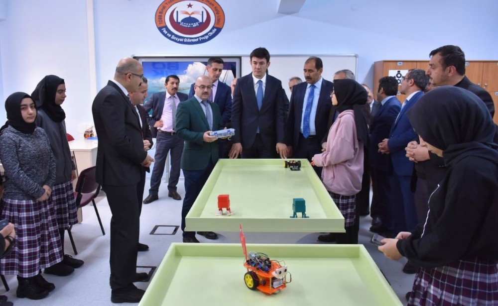 Robotik kodlama atölyesinin açılışı yapıldı 