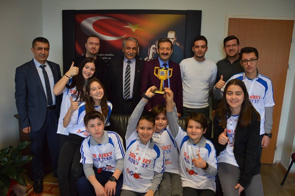 Robotik kodlama öğrencilerine ‘İlham verici takım ödülü’ 