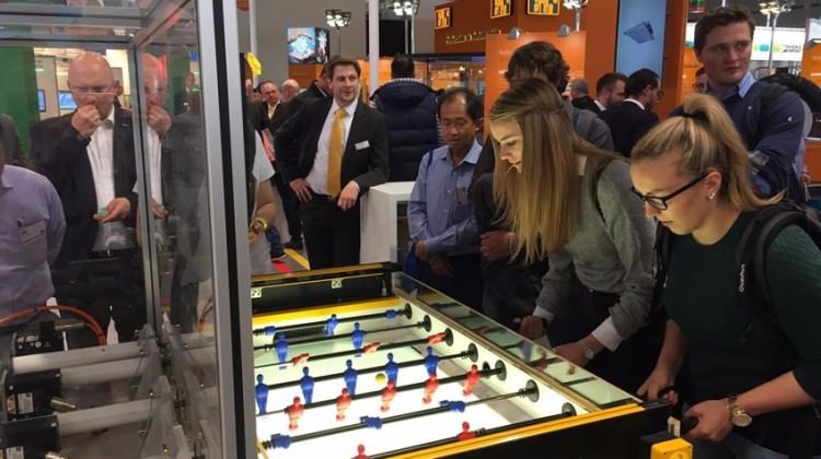 Robotlar ve insanlar maç yaptı! İşte sonuç