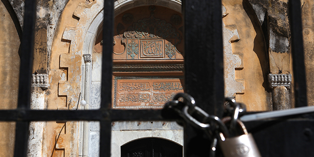 Rodos’ta camiler ‘kilitli’