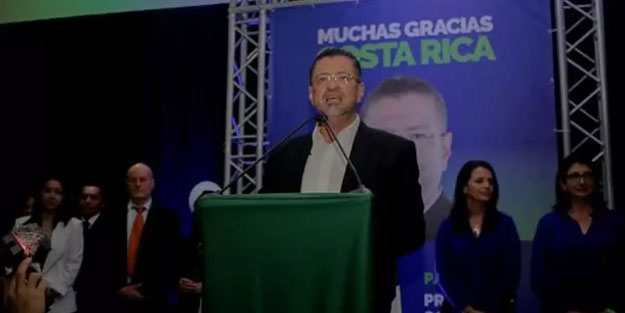 Rodrigo Chaves, Kosta Rika'nın yeni devlet başkanı oldu