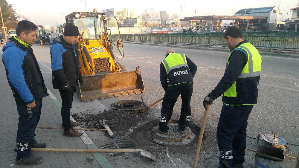 Rögar kapakları yol seviyesine çıkarılıyor