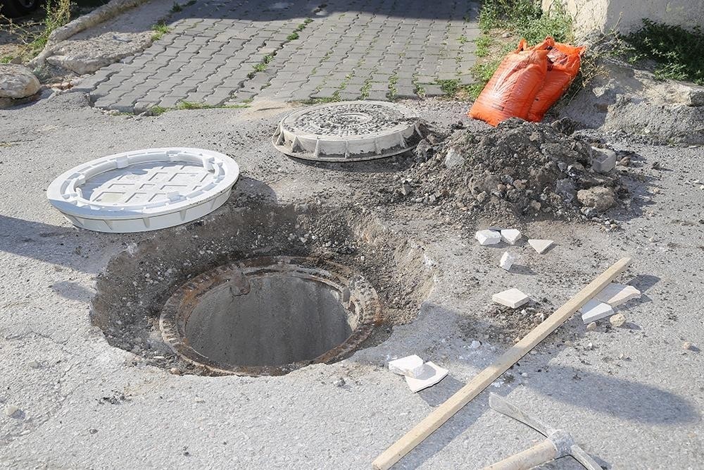 Rögar kapakları yol seviyesine çıkarılıyor 