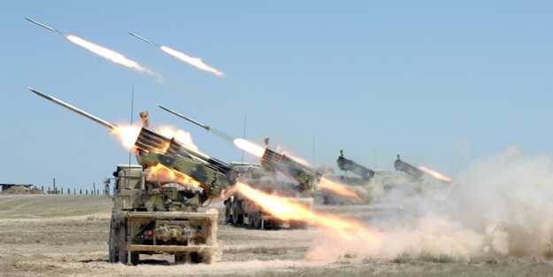 'Roketler ülkemize düşüyor' Savaşan iki ülkeyi uyardılar