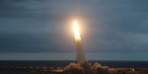 ROKETSAN'ın yerli füzesi 'Tayfun' Rize'den ateşlendi! 561 km'deki hedefi 12'den vurdu