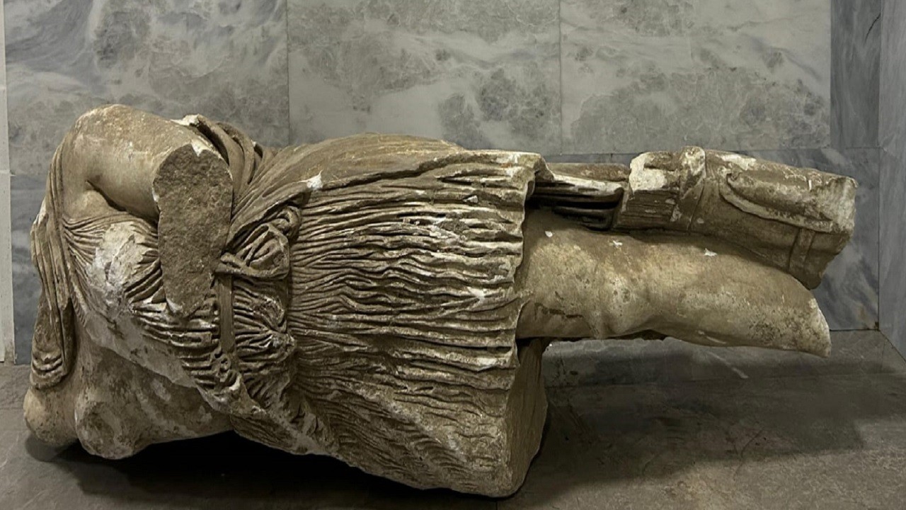 Roma dönemi heykeliyle suçüstü yakalandılar