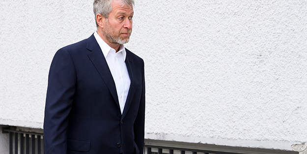 Roman Abramoviç İstanbul'da para dağıtmaya başladı! Şaka değil gerçek