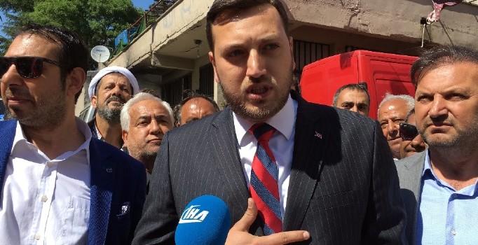 Roman milletvekili aday adayı, davul zurnayla oy istedi