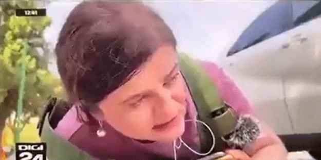 Romanyalı gazeteci Hamas’ı suçlarken rezil rüsva oldu! Arkadan geçenlere bakın