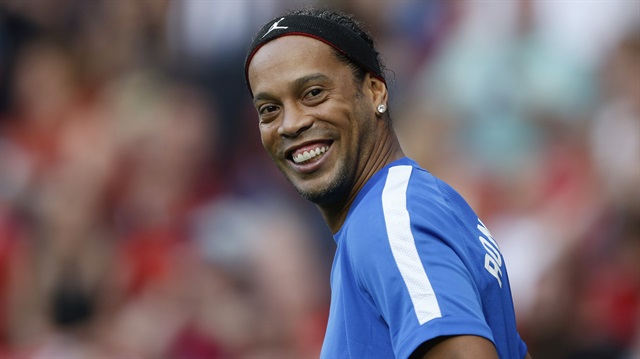 Ronaldinho Coritiba yolunda