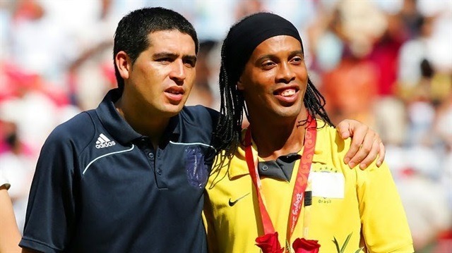 Ronaldinho ve Riquelme'den Chapecoense'ye tarihi jest