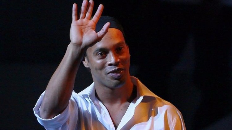 Ronaldinho: İstanbul'a geliyorum...