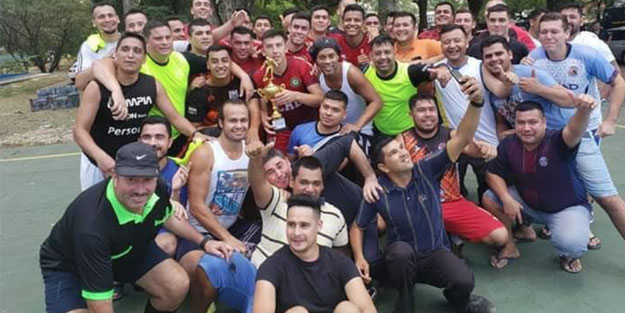 İş futbola gelince Ronaldinho'dan iyisi yok