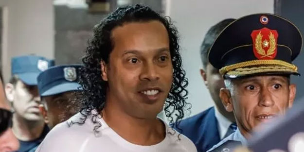 Ronaldinho'nun cezası değiştirildi