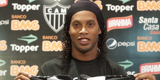 Ronaldinho'nun üç lüks arabasına haciz konuldu