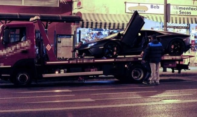 Ronaldo arabasını kenara çekip ambulans çağırdı